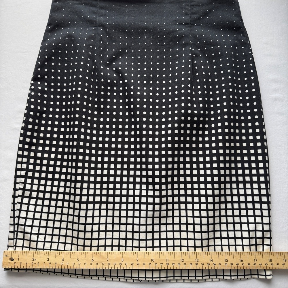 Worthington Pencil Skirt Geometric Print Back Zip Black‎ White Size 6P Minimal - Picture 7 of 10